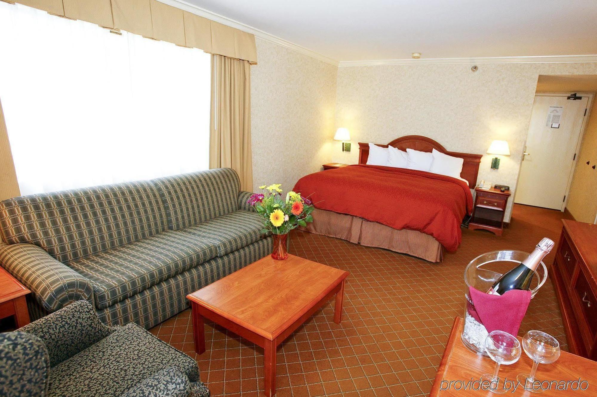 Holiday Inn Express Port Hueneme By Ihg Oda fotoğraf